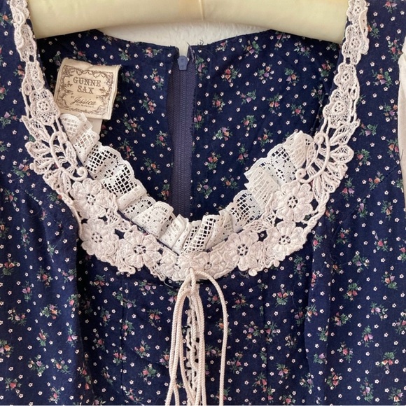 Vintage Gunne Sax Navy Floral Dress with White Lace Details - Picture 5 of 8